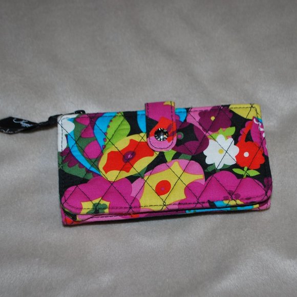 Vera Bradley Wallet/Wristlet - EUC - Picture 2 of 9